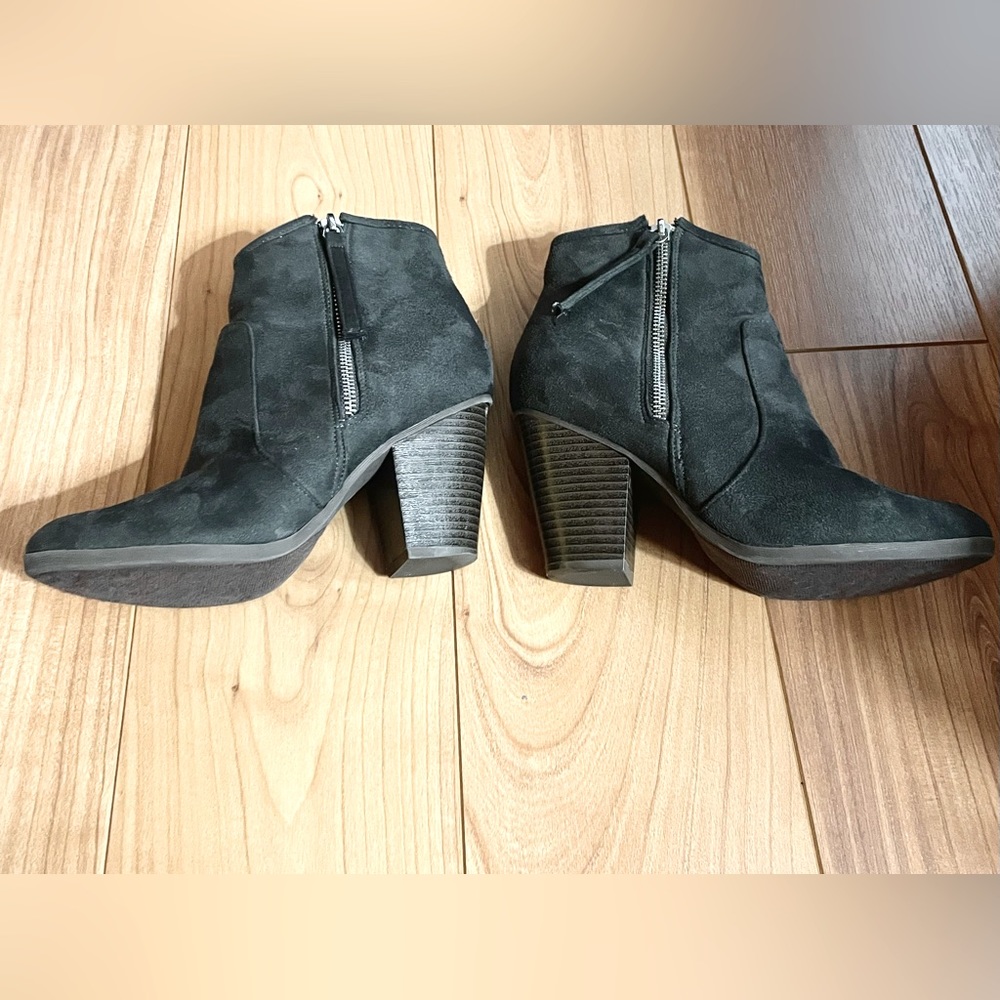 JG Charcoal gray Booties - Size 7
